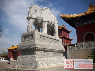 香山寺山门石大象